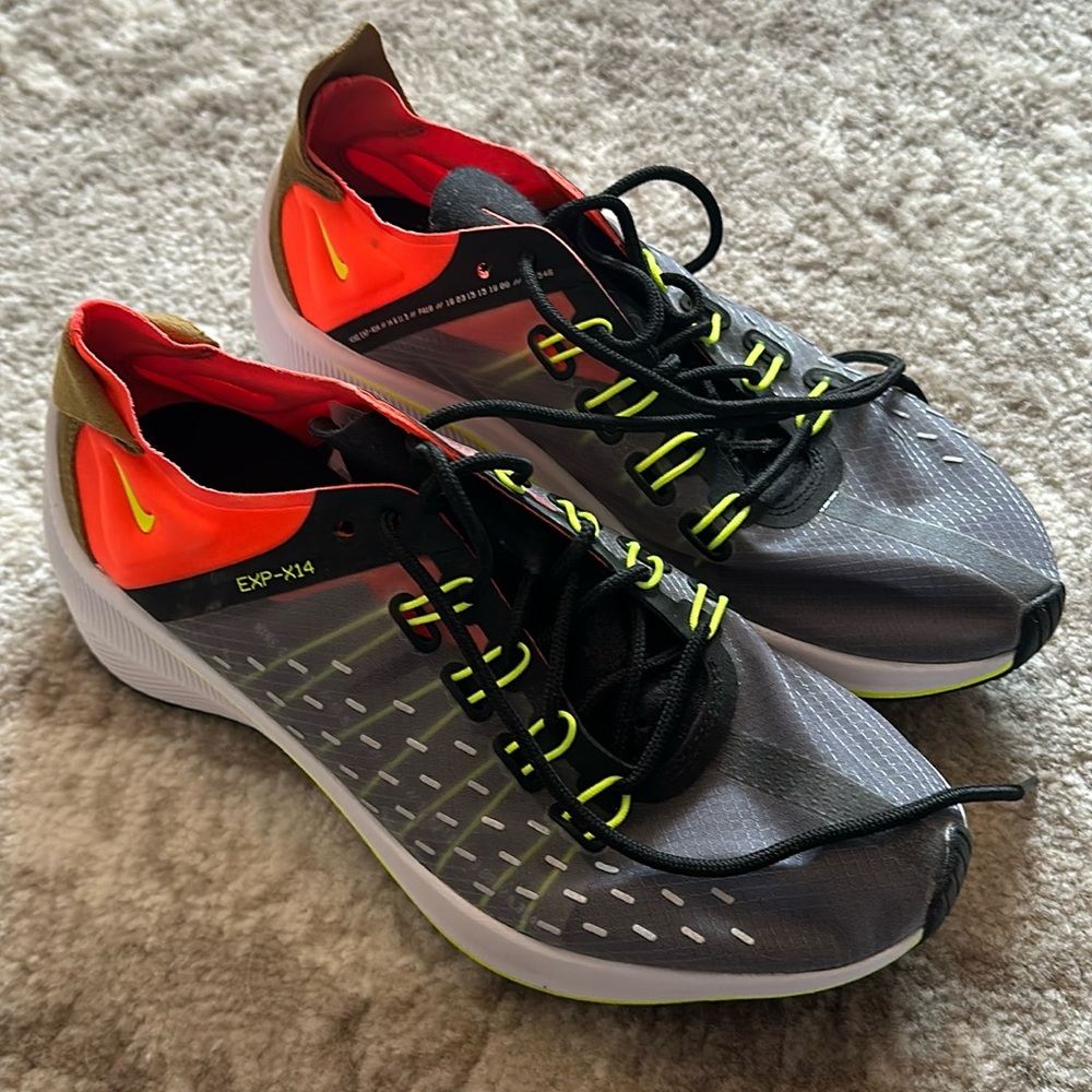 Nike exp x-14 running shoes
